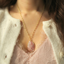 Charger l'image dans la galerie, Collier Velours rosé ~ Création unique
