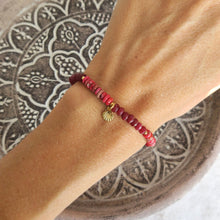 Charger l&#39;image dans la galerie, Bracelet Hibiscus sacré ~ Création unique
