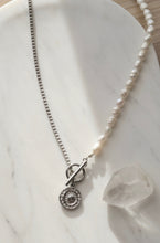 Charger l&#39;image dans la galerie, Collier Perles pendentif Soleil et Lune ~ Création unique
