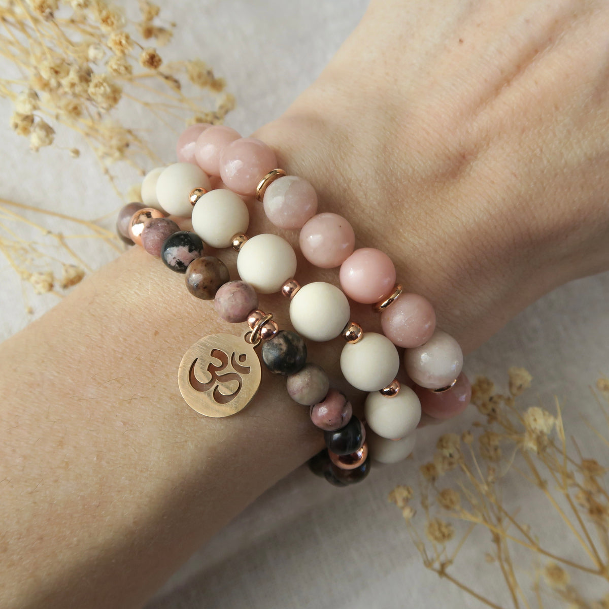 Ensemble de bracelets Om