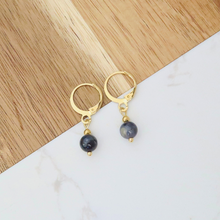 Charger l&#39;image dans la galerie, Boucles d&#39;oreilles Mystérieuse
