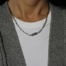 Load image into Gallery viewer, Present moment necklace
